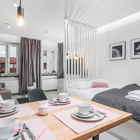 Wrocloft By Renters Apartament