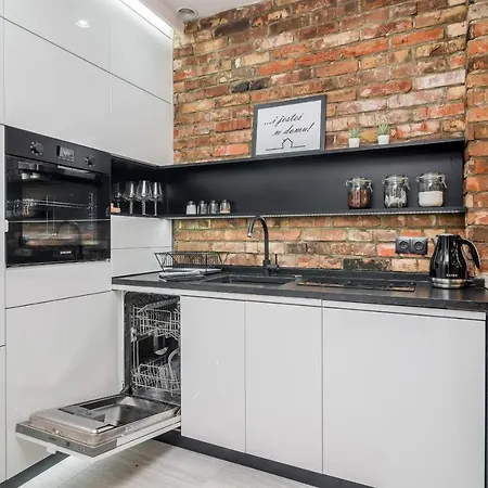 Wrocloft By Renters Apartment